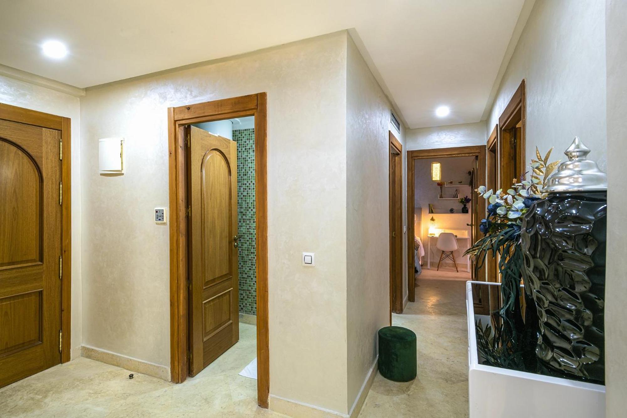 Bien Equipe Au Centre Garage Prive Et Climatiseur Fibre 5g Appartement Marrakesh